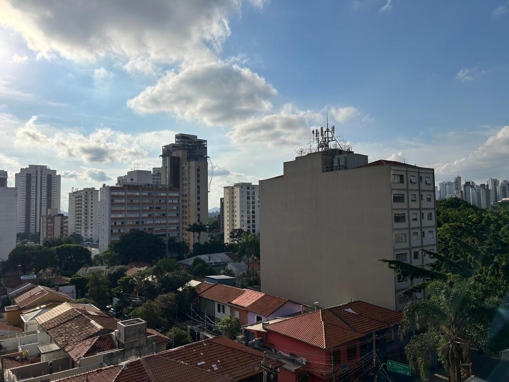 Pinheiros Arcondicionado, Privativo, Vista Livre, Completo New, Piscina, Coworking, Academia, Lavanderia, Hidromassagem, Fogueira, Portaria 24h Etc Apartamento São Paulo