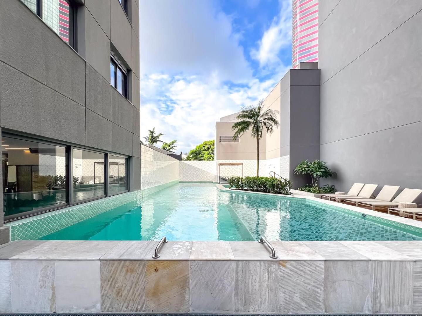 Apartamento Pinheiros Arcondicionado, Privativo, Vista Livre, Completo New, Piscina, Coworking, Academia, Lavanderia, Hidromassagem, Fogueira, Portaria 24h Etc *