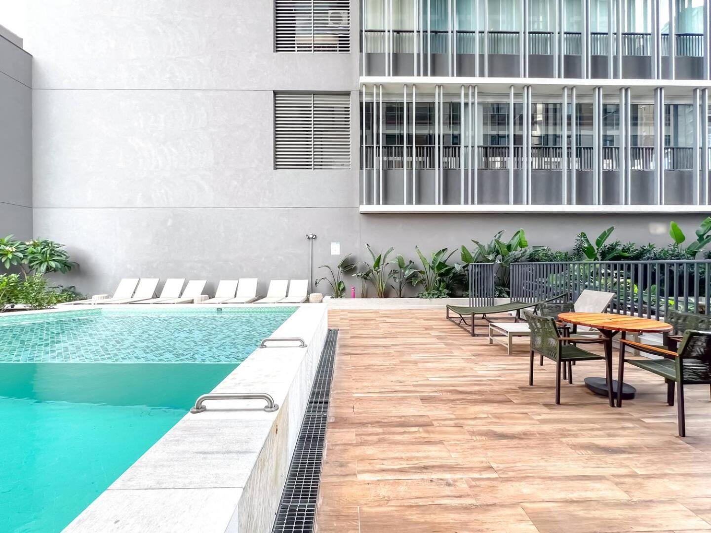 Pinheiros Arcondicionado, Privativo, Vista Livre, Completo New, Piscina, Coworking, Academia, Lavanderia, Hidromassagem, Fogueira, Portaria 24h Etc *