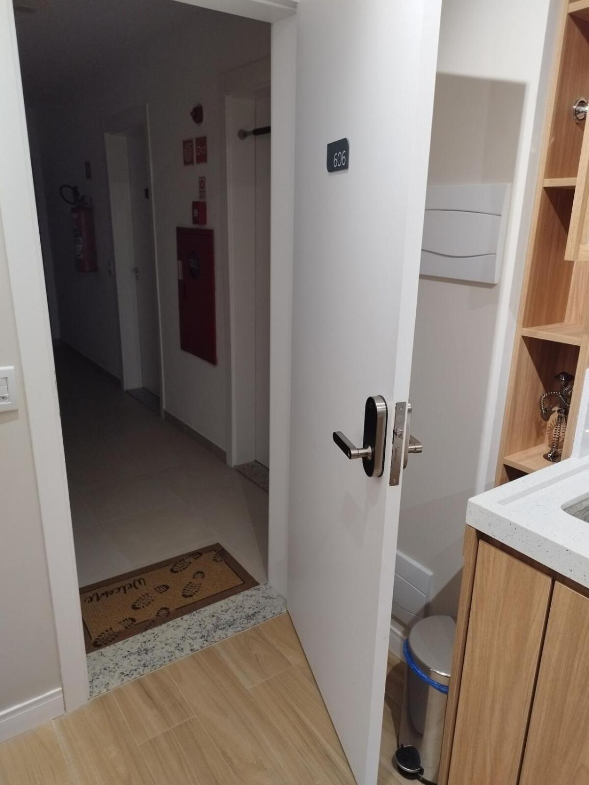 Apartamento Pinheiros Arcondicionado, Privativo, Vista Livre, Completo New, Piscina, Coworking, Academia, Lavanderia, Hidromassagem, Fogueira, Portaria 24h Etc